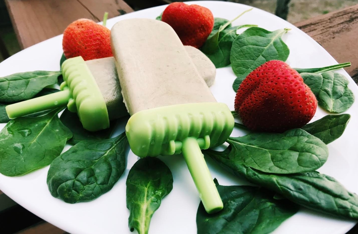 strawberry popsicles, Creamy Strawberry Popsicles