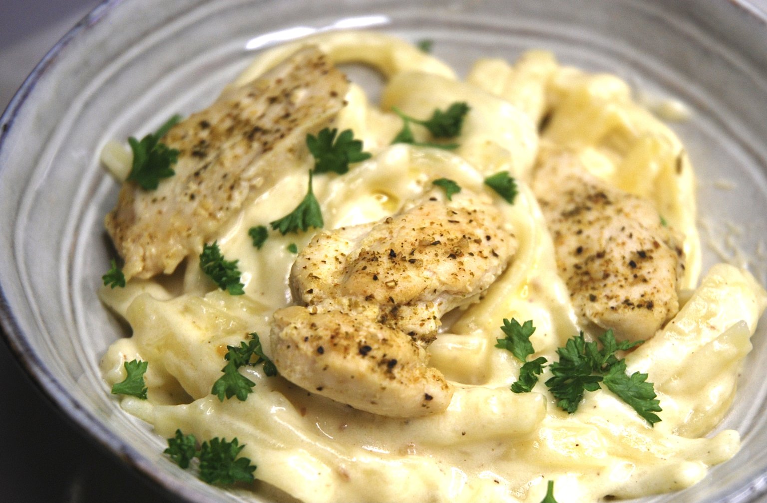 Gluten Free Chicken Alfredo Pasta DrJockers Com   DSC 0351 1536x1009 